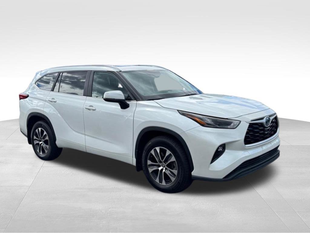 2023 Toyota Highlander Hybrid XLE