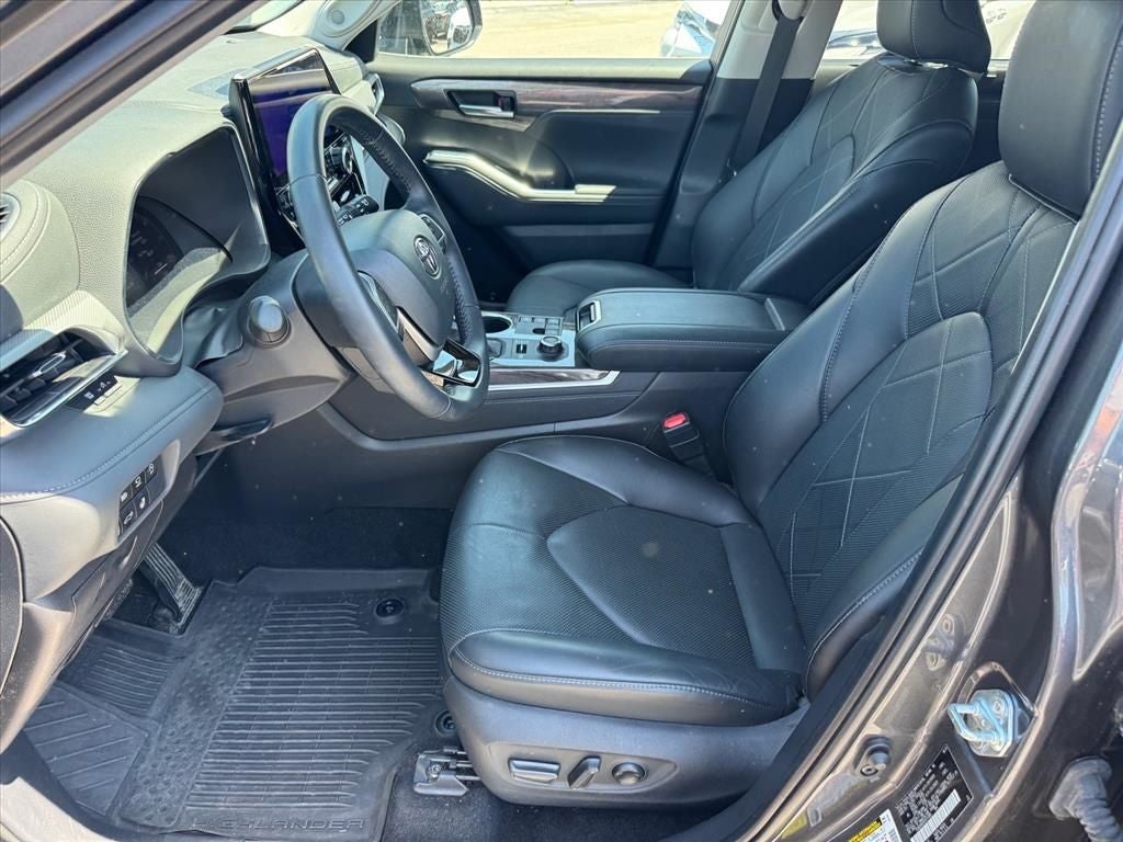 2024 Toyota Highlander Platinum