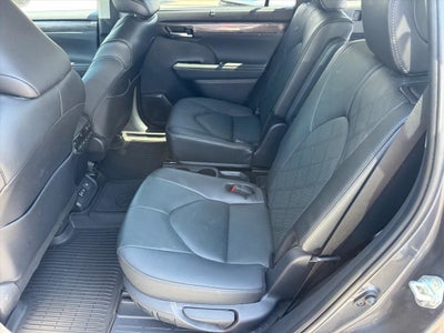 2024 Toyota Highlander Platinum