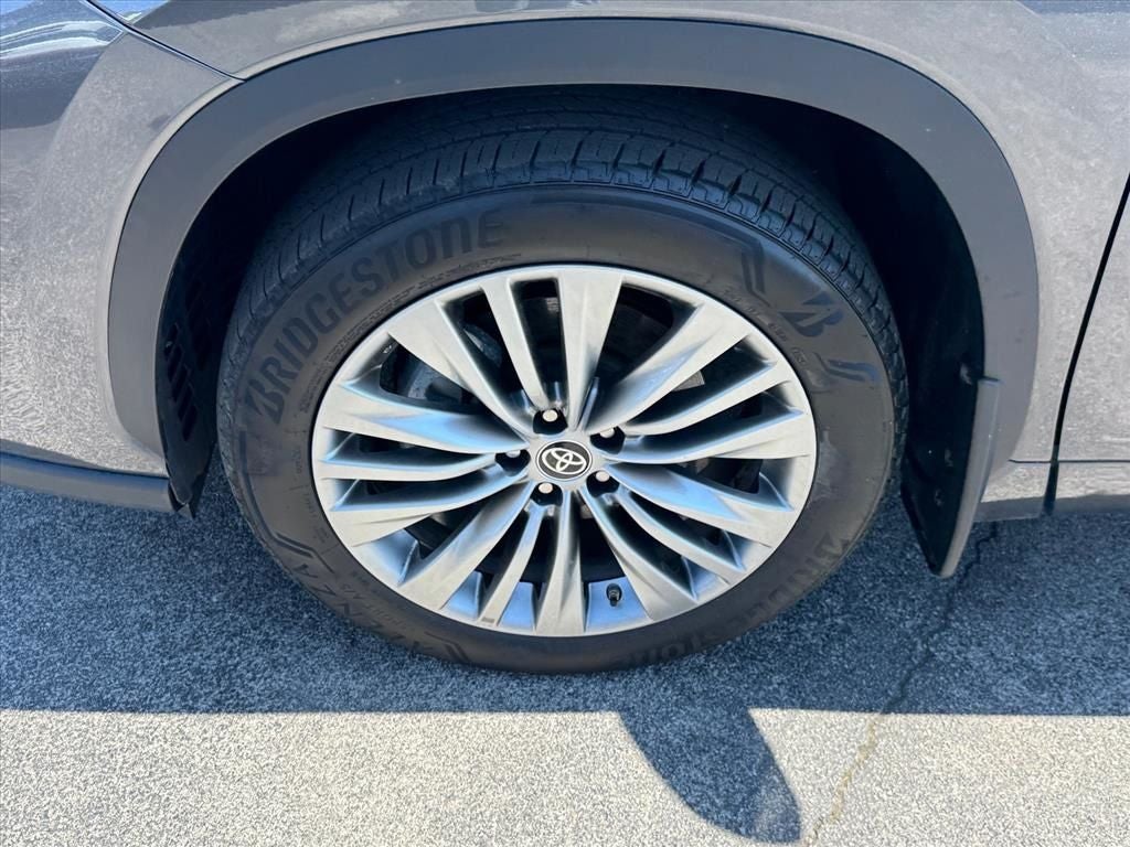 2024 Toyota Highlander Platinum
