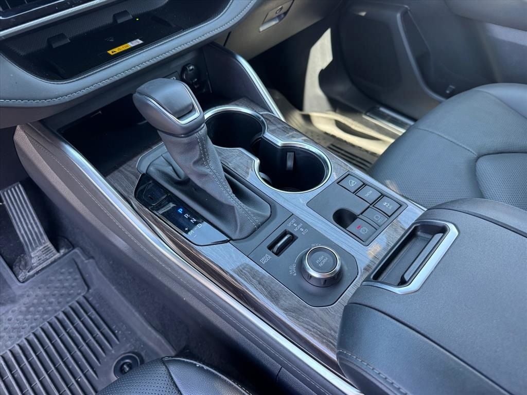 2024 Toyota Highlander Platinum