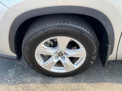 2024 Toyota Highlander LE