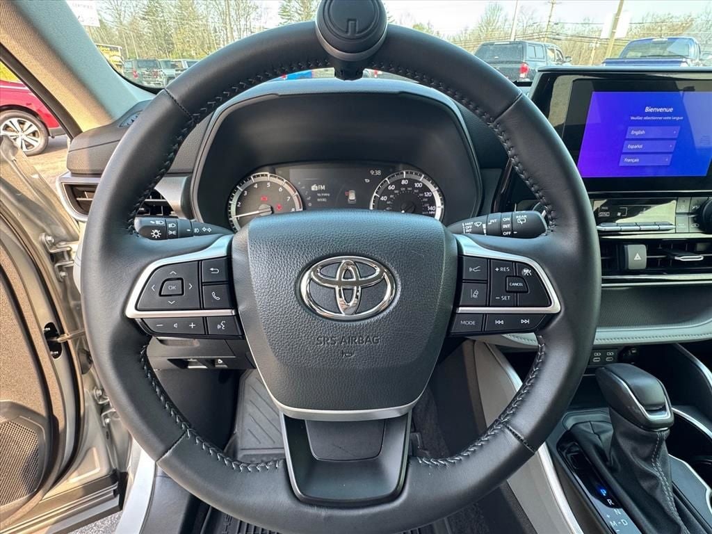 2024 Toyota Highlander LE