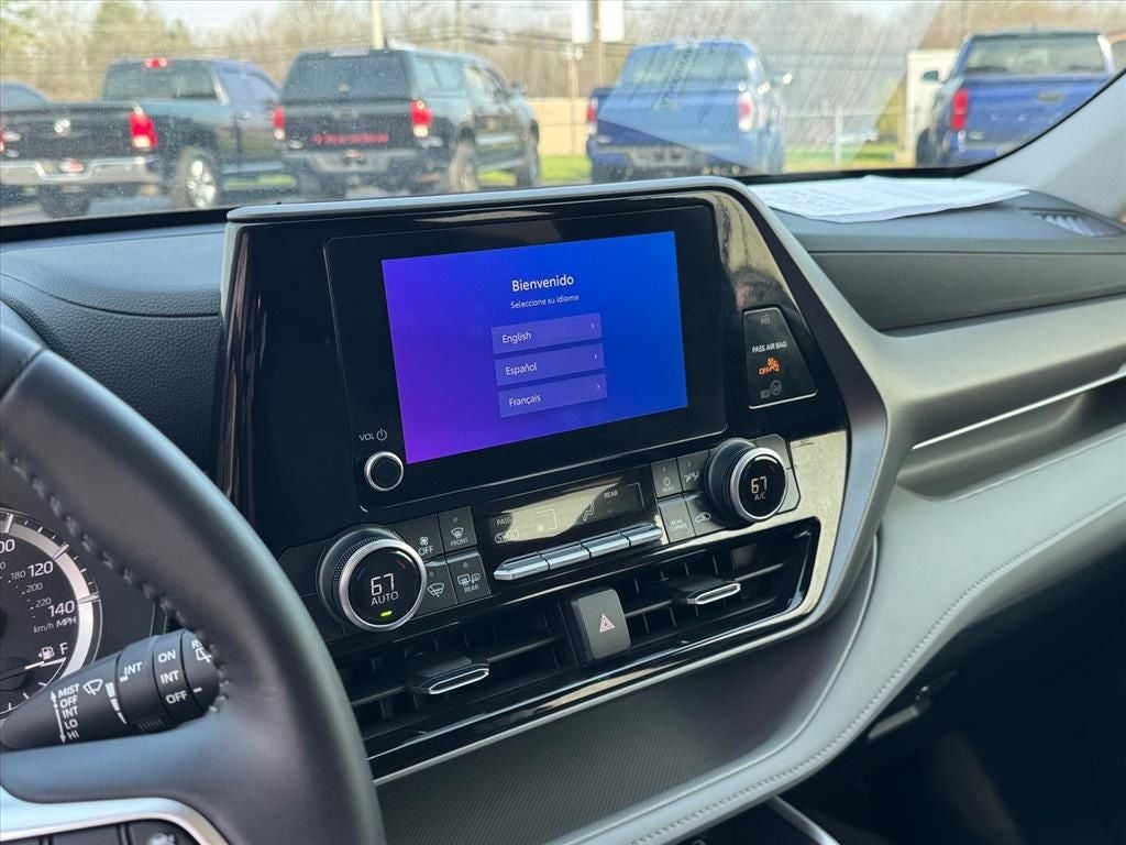 2024 Toyota Highlander LE