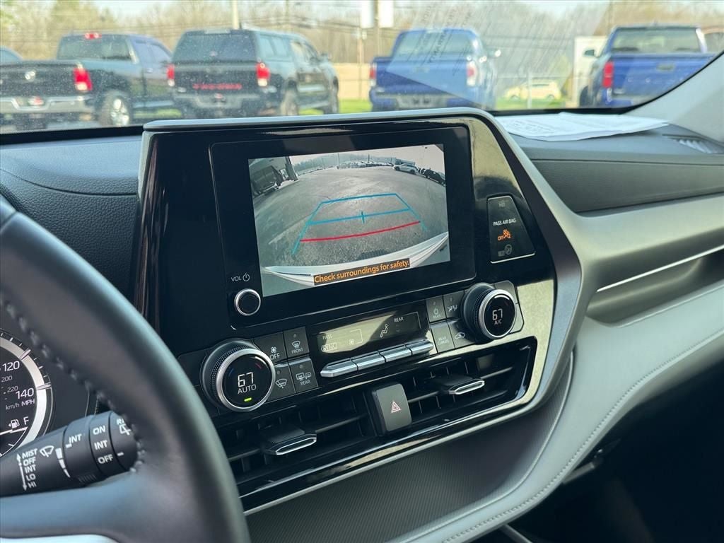 2024 Toyota Highlander LE