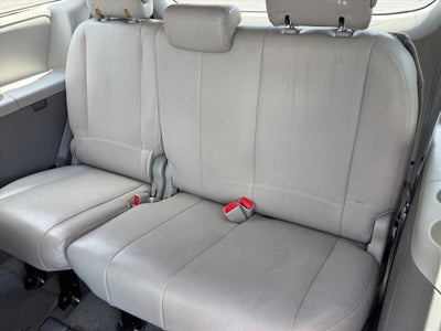 2013 Toyota Sienna LE 8 Passenger