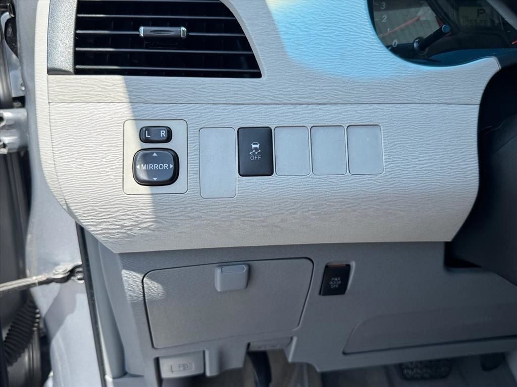2013 Toyota Sienna LE 8 Passenger