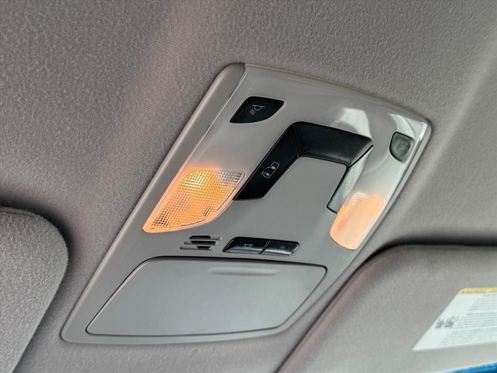 2013 Toyota Sienna LE 8 Passenger