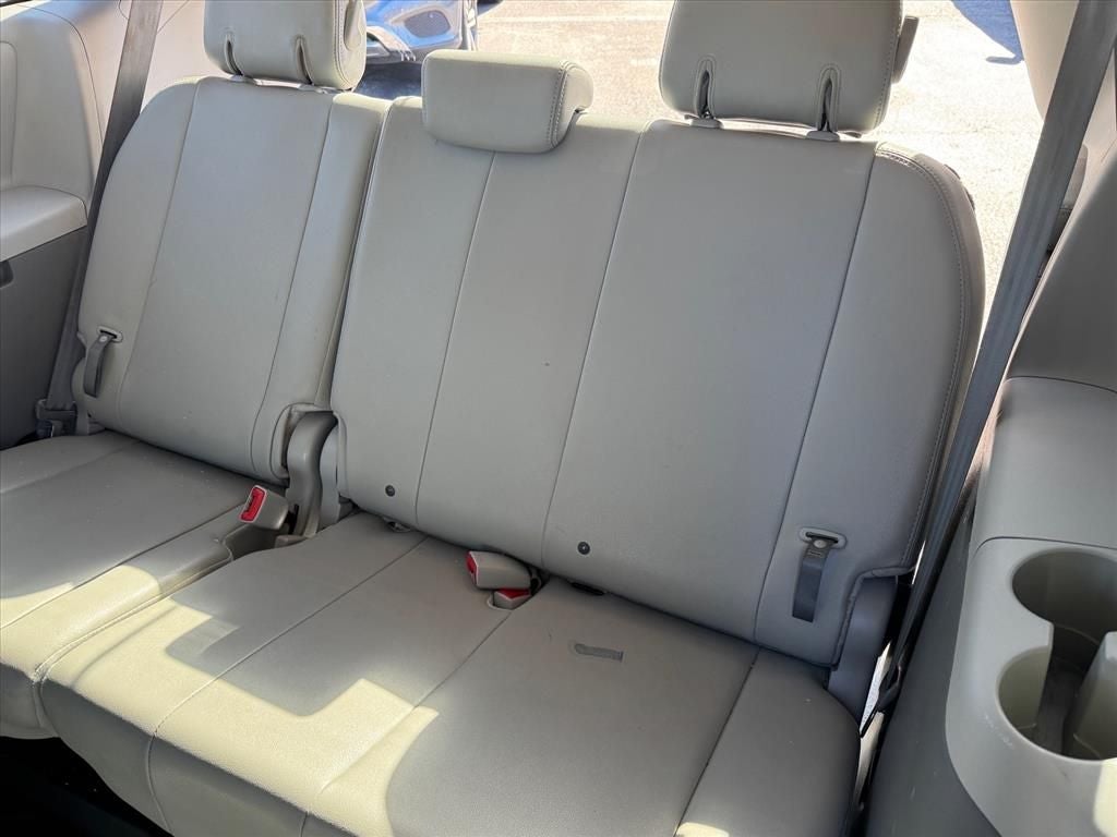 2014 Toyota Sienna XLE 8 Passenger