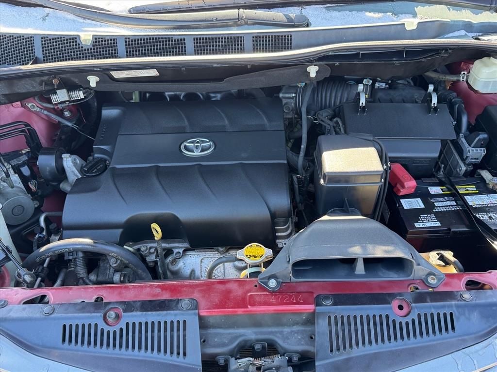 2014 Toyota Sienna XLE 8 Passenger