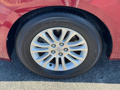 2014 Toyota Sienna XLE 8 Passenger