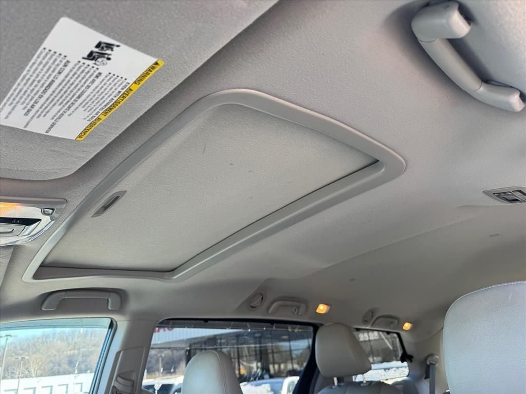 2014 Toyota Sienna XLE 8 Passenger
