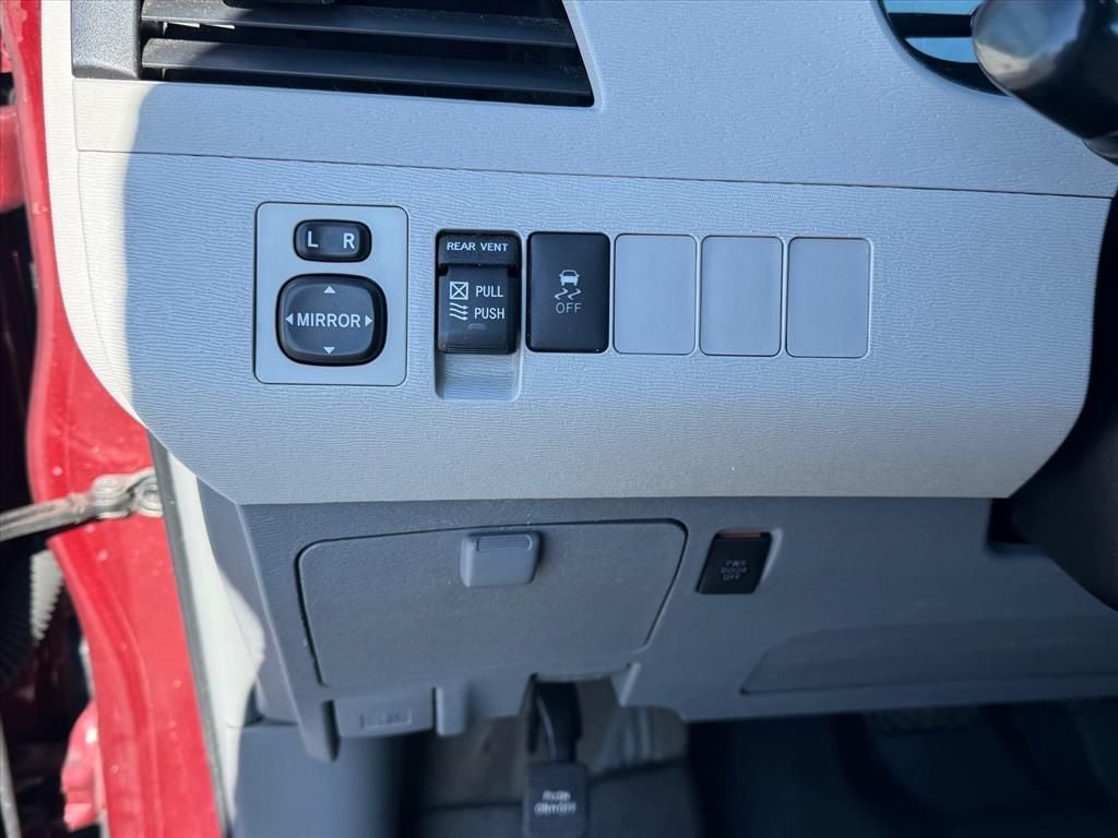 2014 Toyota Sienna XLE 8 Passenger
