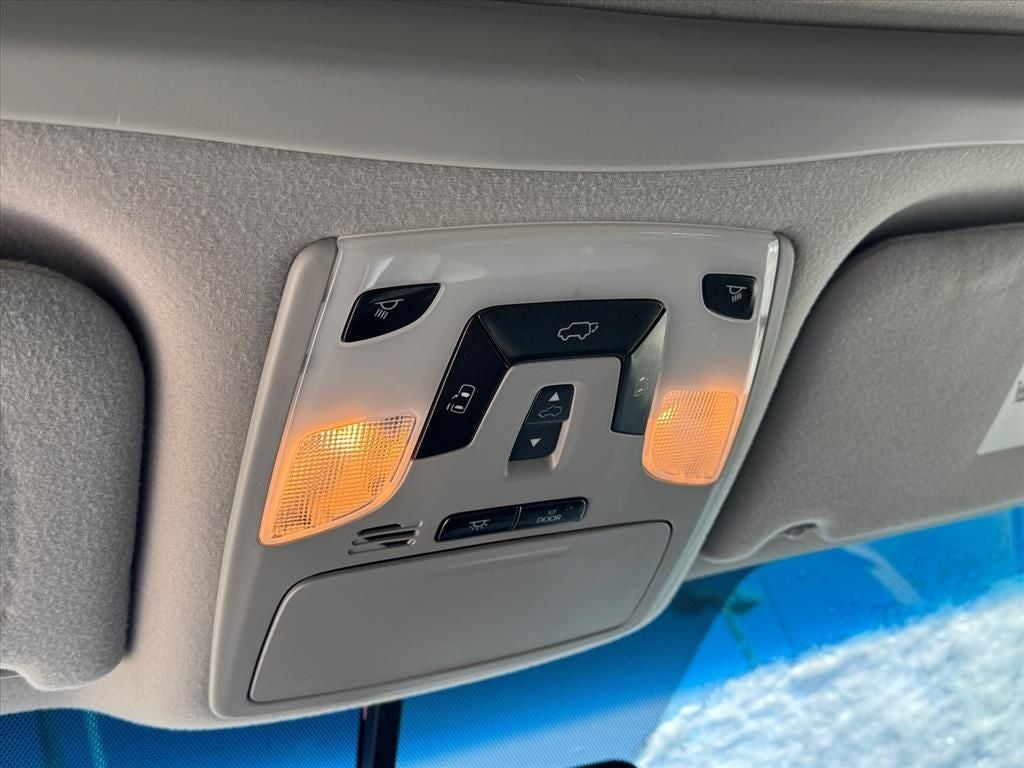 2014 Toyota Sienna XLE 8 Passenger