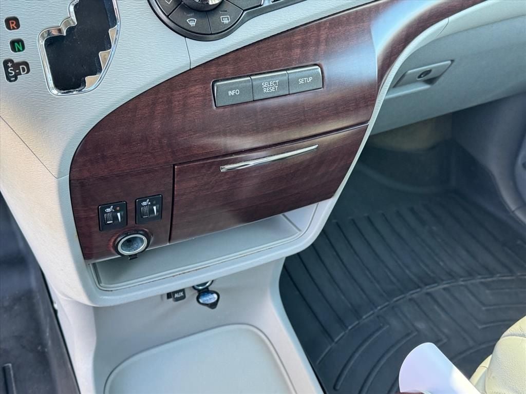 2014 Toyota Sienna XLE 8 Passenger