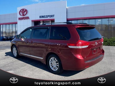 2014 Toyota Sienna XLE 8 Passenger