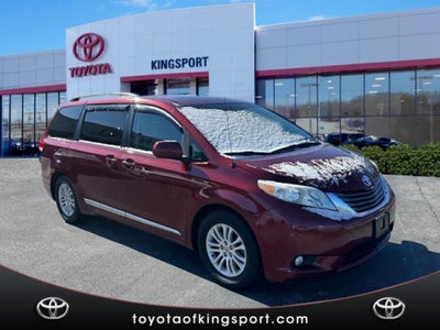 2014 Toyota Sienna XLE 8 Passenger