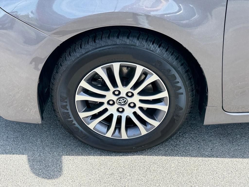 2019 Toyota Sienna XLE 8 Passenger