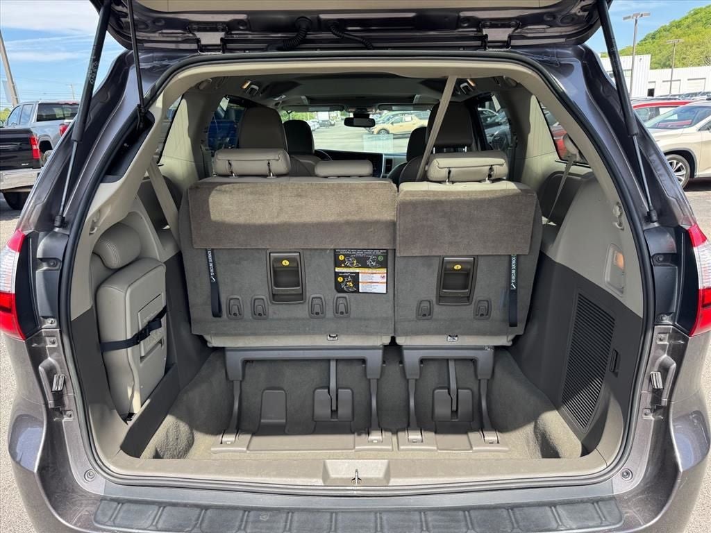 2019 Toyota Sienna XLE 8 Passenger