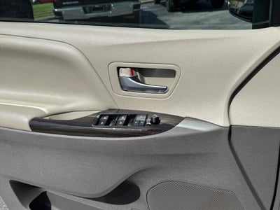 2019 Toyota Sienna XLE 8 Passenger