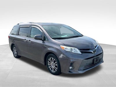 2019 Toyota Sienna XLE 8 Passenger