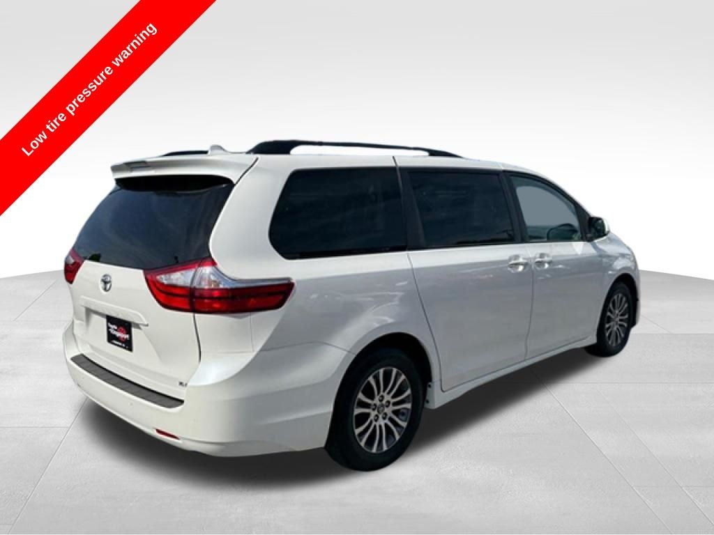 2019 Toyota Sienna XLE 8 Passenger