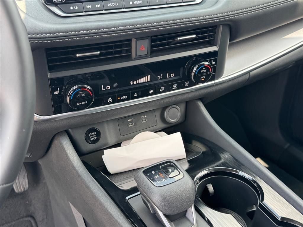 2025 Nissan Rogue SV