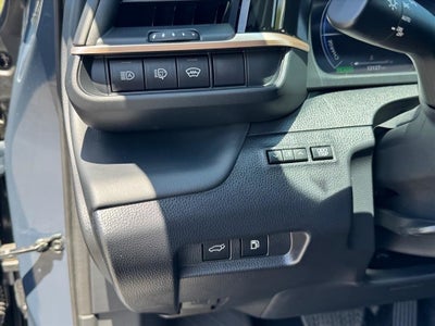 2025 Toyota Crown Signia Limited