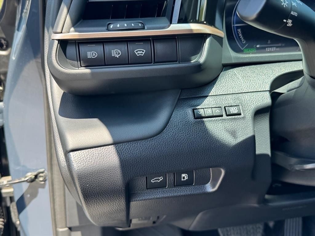 2025 Toyota Crown Signia Limited