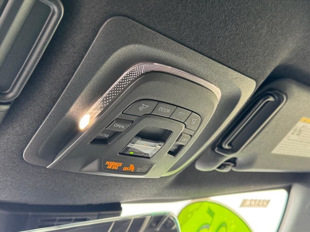 2025 Toyota Corolla Hybrid SE