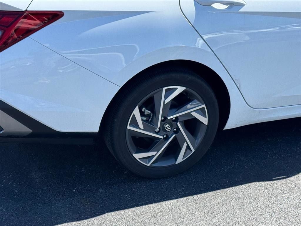 2025 Hyundai Elantra Hybrid Limited