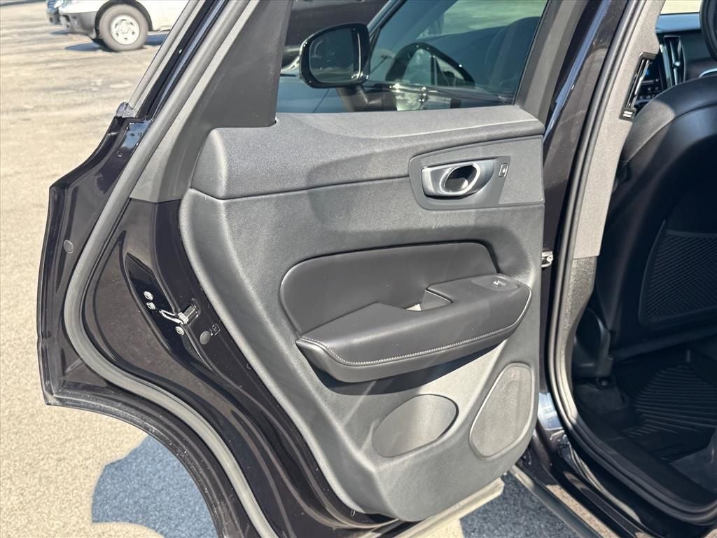 2024 Volvo XC60 B5 Plus Dark Theme
