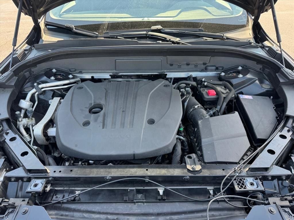 2024 Volvo XC60 B5 Plus Dark Theme
