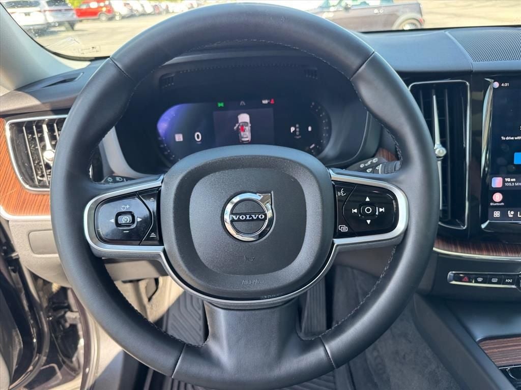 2024 Volvo XC60 B5 Plus Dark Theme