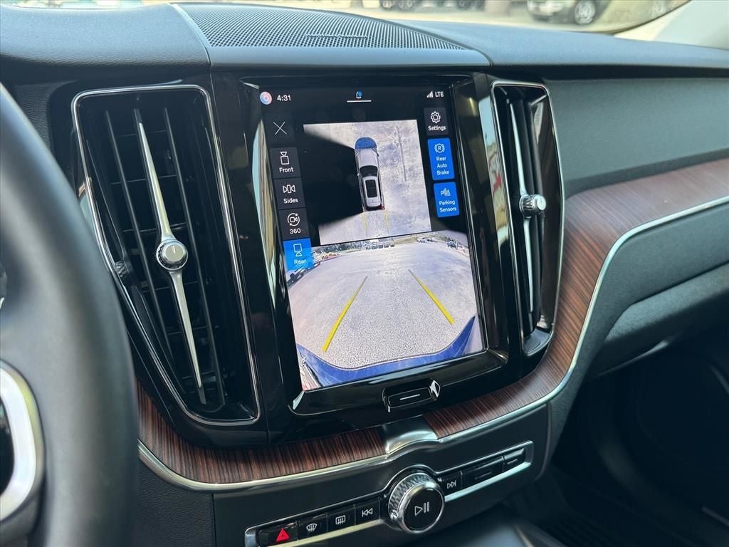 2024 Volvo XC60 B5 Plus Dark Theme